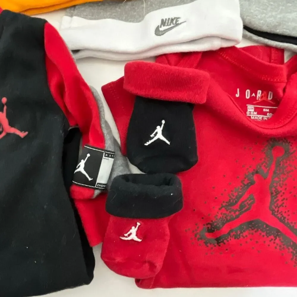 Lot of 10 Nike Air Jordan Baby Multicolor Beanie Socks Bib Onesie Set 0-6 Months - Picture 7 of 9